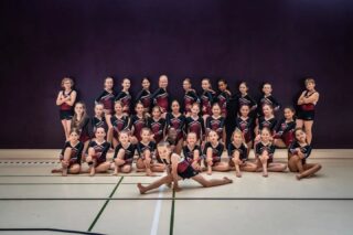 .

*Présentation des groupes de la gym d'Avenches*

[Groupe Agrès société mixte 7-11 ans] 

"Quand la rigueur rencontre la passion et que la collaboration crée l'harmonie... Bienvenue dans la gym de société, où chaque mouvement compte et où le travail d'équipe fait toute la différence"

Monitrice et moniteur: Jonathan, Nadia, Vanessa, Anthonin, Colin, Romuald 

Admission: 7 à 11 ans

Concours: 2 à 3 concours annuels de société au sol et à la combinaison d’engin 

Horaire: mardi et vendredi de 18h15 à 19h45 à S-V

Plus d'informations sur le site internet de la gym: www.gymavenches.ch

📸 @elodie_com