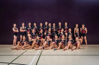 .

*Présentation des groupes de la gym d'Avenches*

[Groupe Agrès société mixte 12-16 ans] 

"Quand la rigueur rencontre la passion et que la collaboration crée l'harmonie... Bienvenue dans la gym de société, où chaque mouvement compte et où le travail d'équipe fait toute la différence"

"Même esprit, même plaisir... mais avec encore plus de niveau et d'énergie que le groupe 7-11 ans."

Monitrice et moniteur: Ambroise, Julia, Raphaël, Valentin, Émilie et Katia

Admission: 12 à 16 ans

Concours: 2 à 3 concours annuels de société au sol

Horaire: mardi et vendredi de 18h15 à 19h45 à S-V

Plus d'informations sur le site internet de la gym: www.gymavenches.ch

📸 @elodie_com